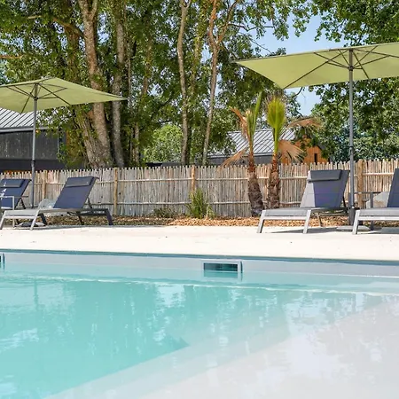 N°7, Piscine Commune, 2 * Nesmy